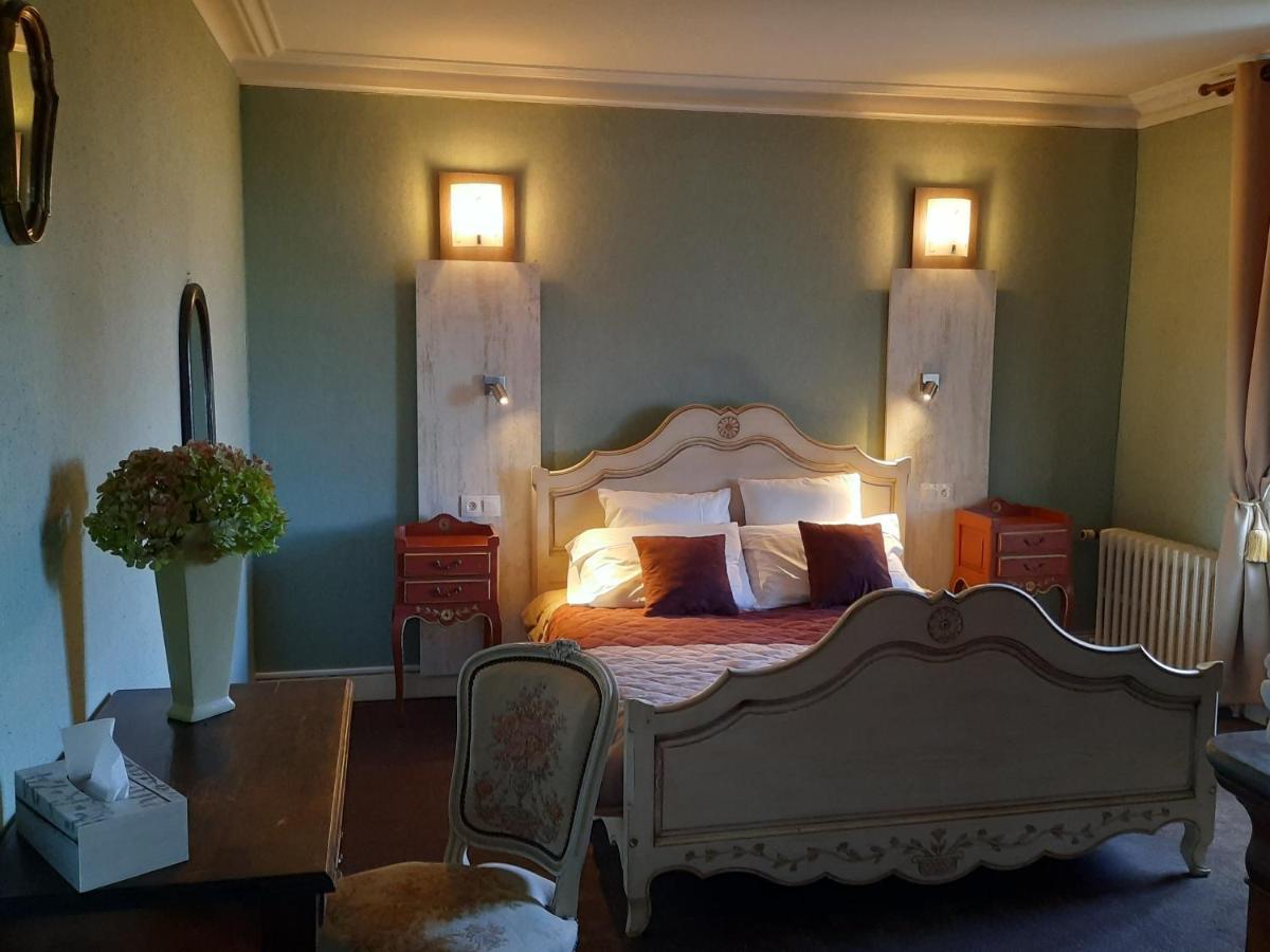Hôtel De La Barbacane Tiffauges Buitenkant foto