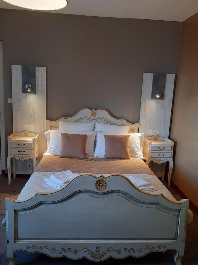 Hôtel De La Barbacane Tiffauges Buitenkant foto