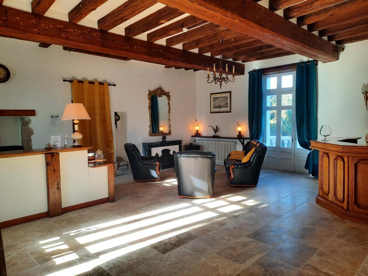 Hôtel De La Barbacane Tiffauges Buitenkant foto