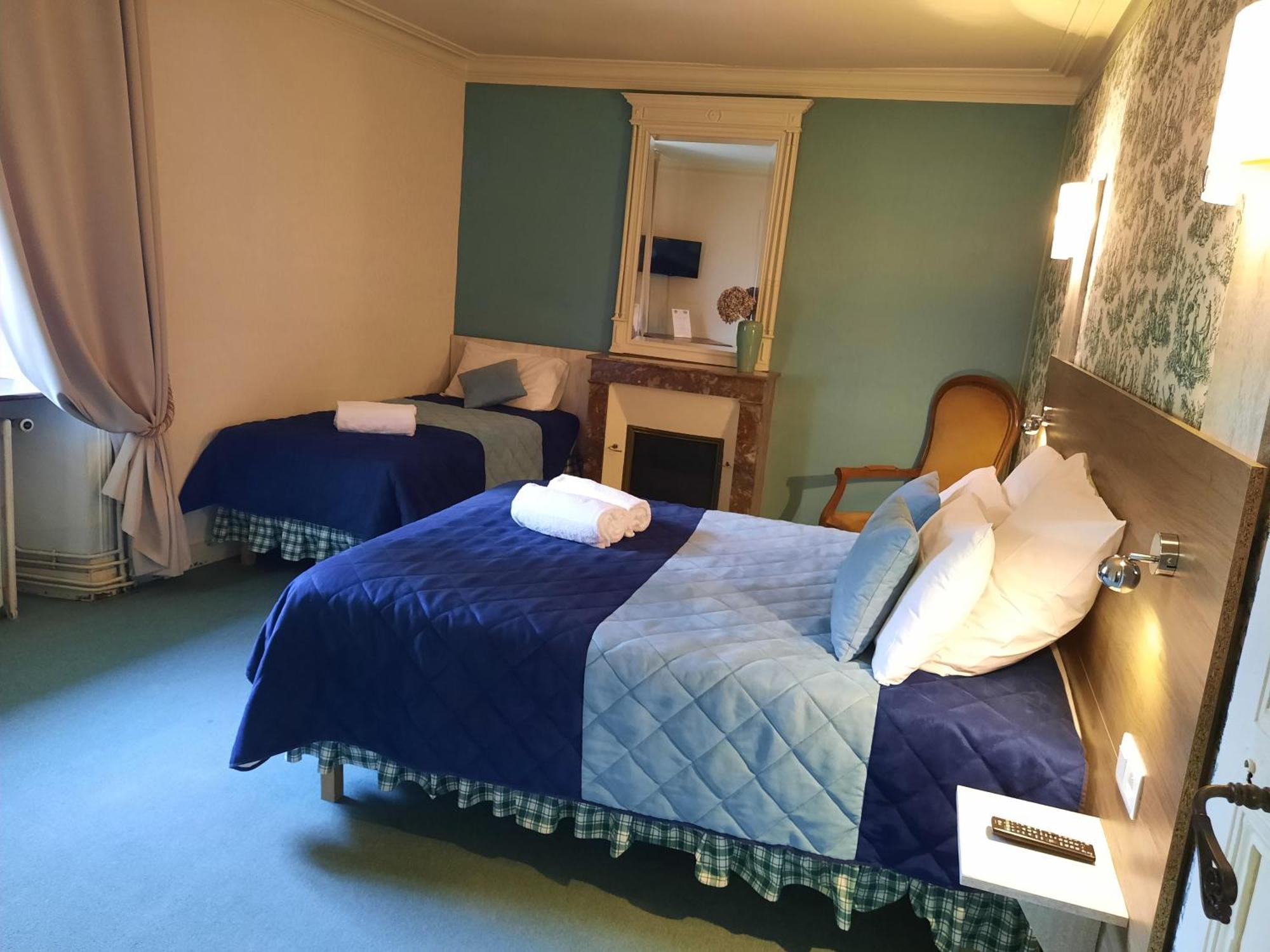 Hôtel De La Barbacane Tiffauges Kamer foto