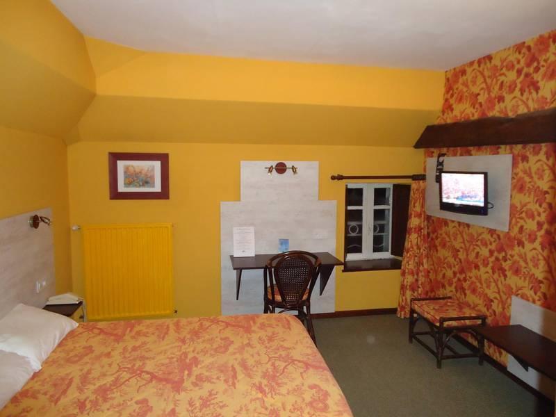 Hôtel De La Barbacane Tiffauges Buitenkant foto